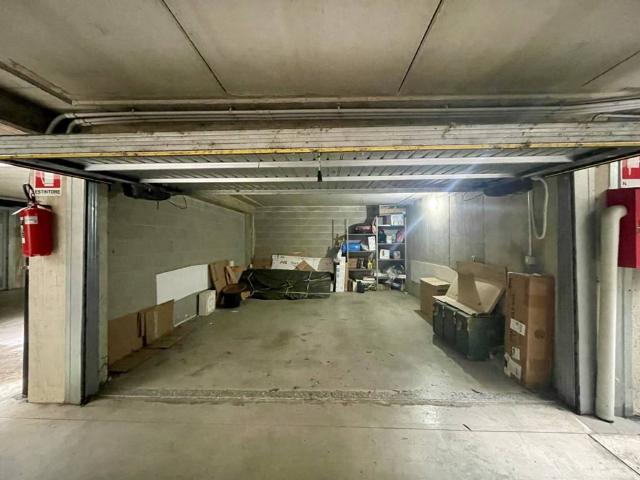 Box in vendita a Corsico, Lombardia