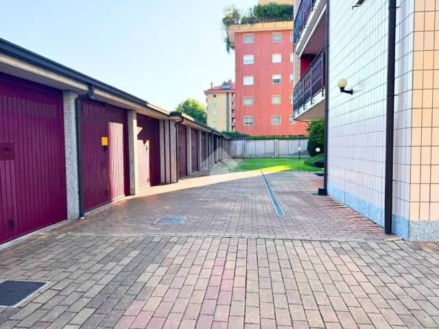 Box in vendita a Corsico, Lombardia