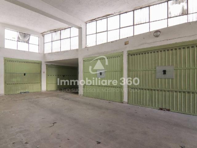 Box in vendita a Città 2000, Cosenza