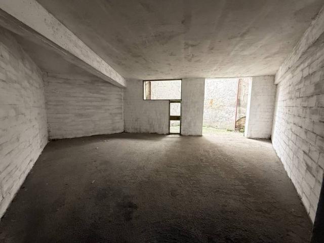 Box in vendita a Cremona, Lombardia
