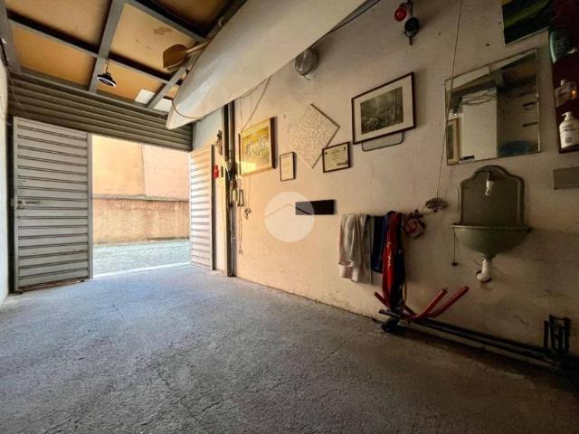Box in vendita a Cremona, Lombardia