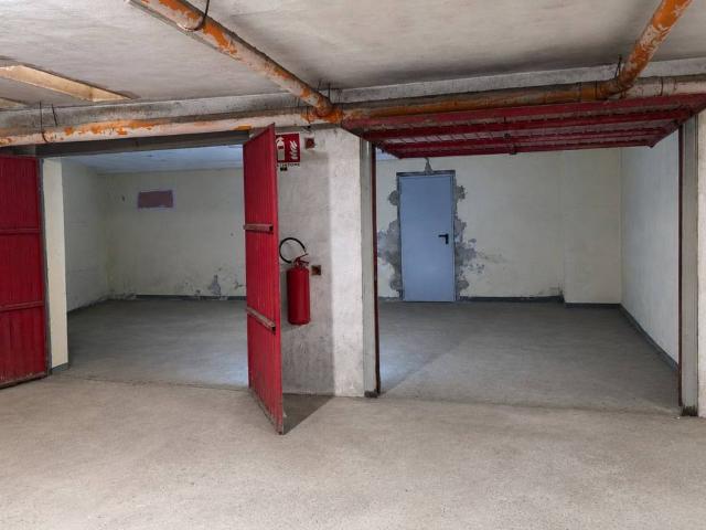 Box in vendita a Centro storico, Cremona