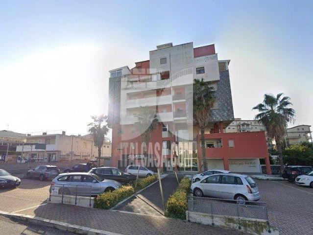 Box in vendita a Tufolo, Calabria