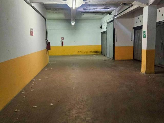 Box in vendita a Cuneo Centro, Piemonte