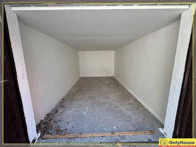 Box in vendita a Curno, Lombardia