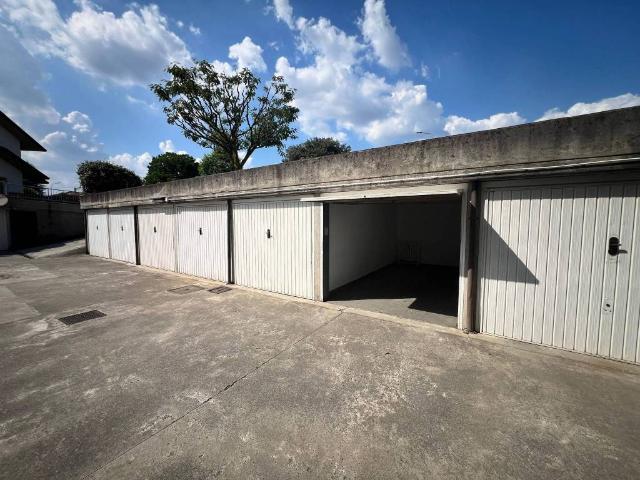 Box in vendita a Dalmine, Lombardia