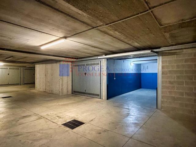 Box in vendita a Dalmine, Lombardia