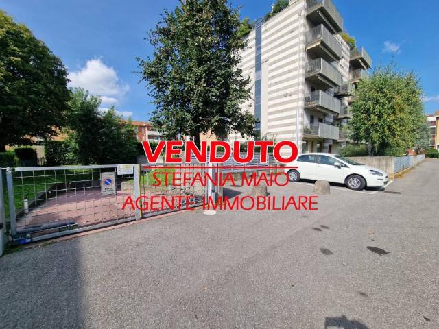 Box in vendita a Dalmine, Lombardia