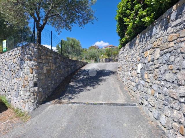 Box in vendita a Diano Castello, Liguria