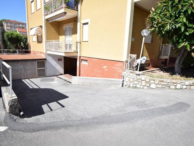 Box in vendita a Diano Calderina, Diano Marina