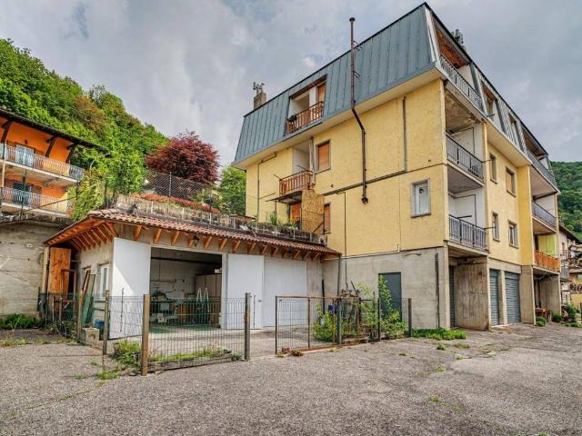 Box in vendita a Comunità Montana della Valle Brembana, Dossena