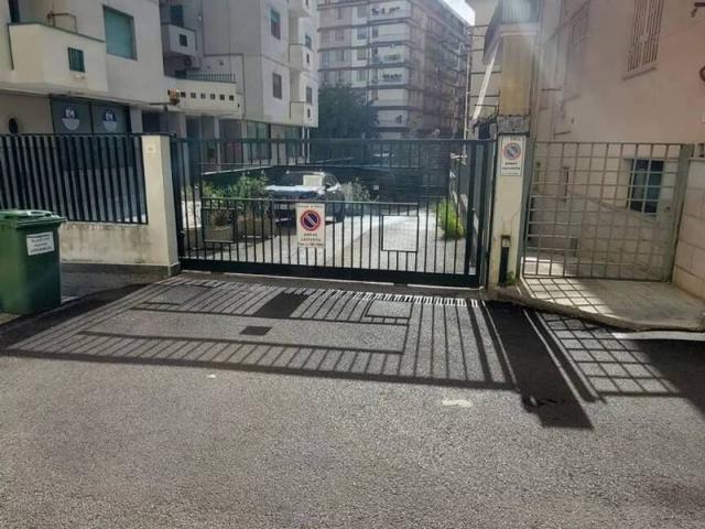 Box in vendita a Eboli, Campania
