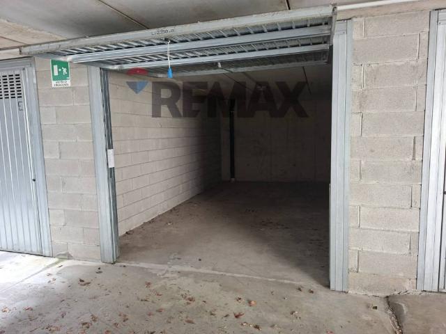 Box in vendita a Endine Gaiano, Lombardia