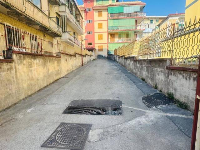 Box in vendita a Ercolano, Campania