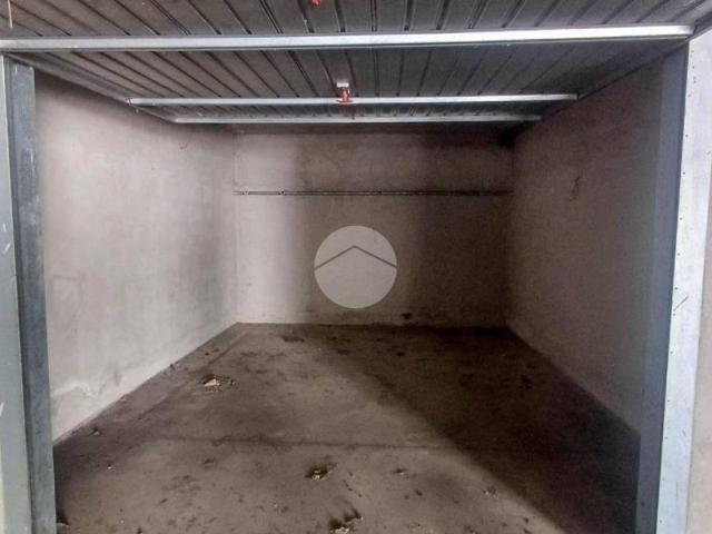 Box in vendita a Fara Gera D'adda, Lombardia
