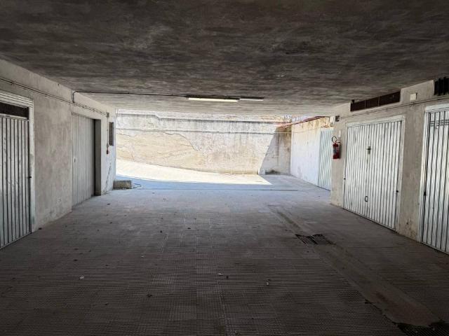 Box in vendita a Passo Corese, Fara in Sabina
