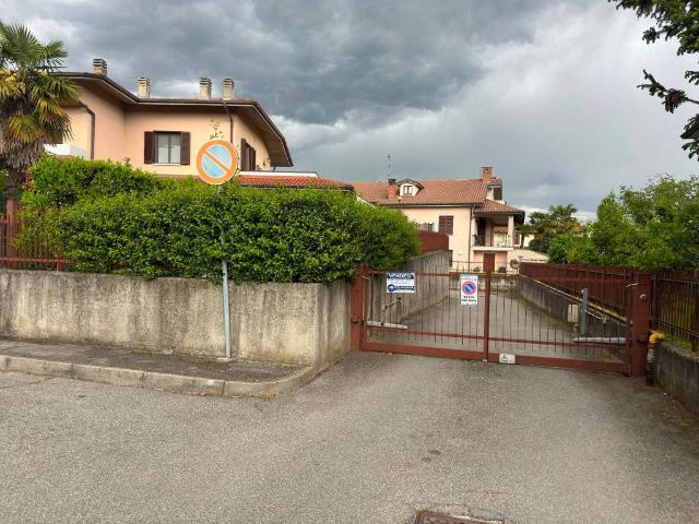 Box in vendita a Sola, Lombardia