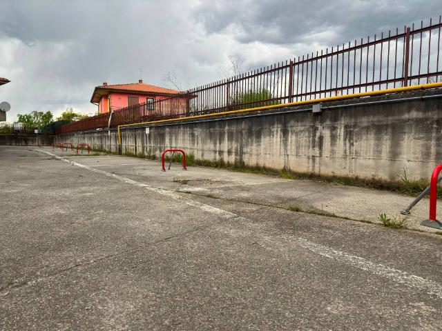 Box in vendita a Sola, Lombardia