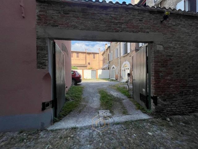 Box in vendita a Giardino, Ferrara