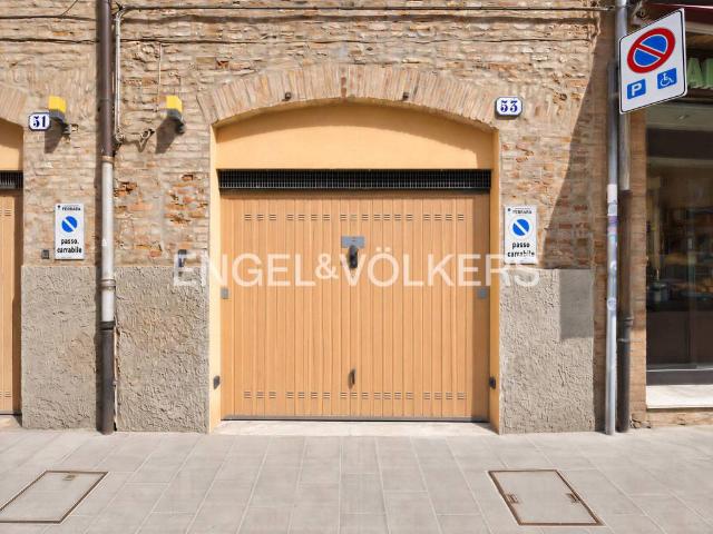 Box in vendita a Centro cittadino, Ferrara