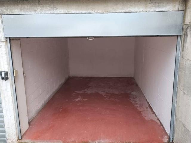 Box in vendita a Finale Ligure, Liguria