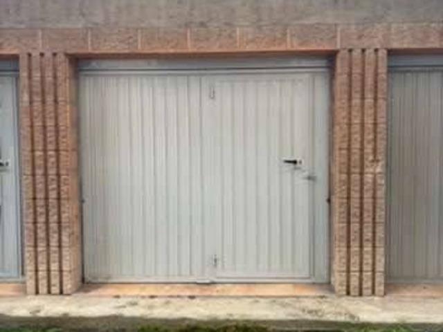 Box in vendita a Fino Mornasco, Lombardia