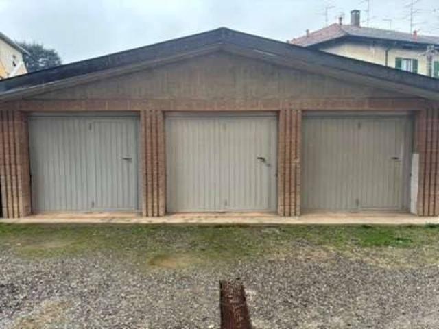 Box in vendita a Fino Mornasco, Lombardia
