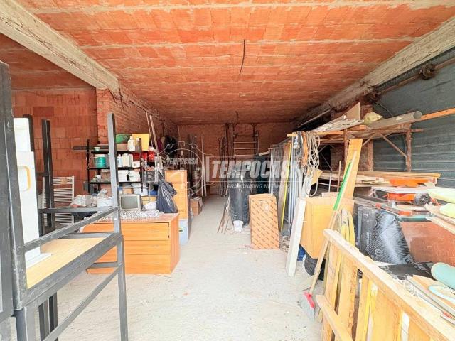 Box in vendita a Unione dei comuni del Distretto Ceramico, Fiorano Modenese
