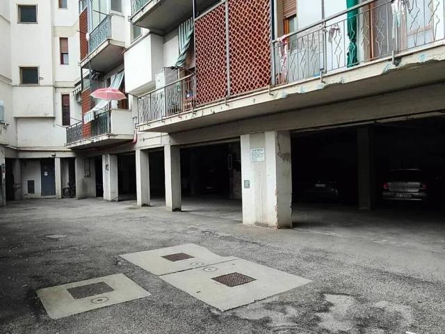 Box in vendita a Quartiere 5, Firenze