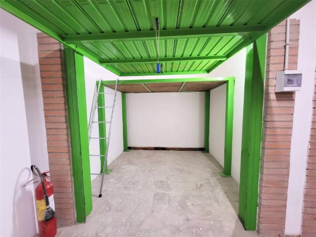 Box in vendita a Quartiere 2, Firenze