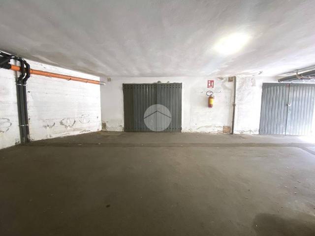 Box in vendita a Isolotto, Firenze