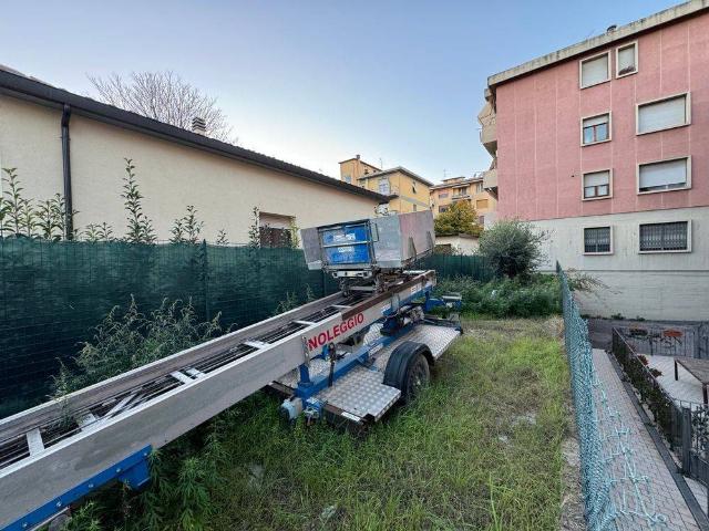 Box in vendita a Isolotto, Firenze