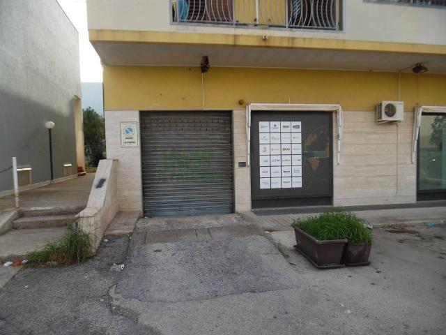 Box in vendita a Santuzzo, Floridia