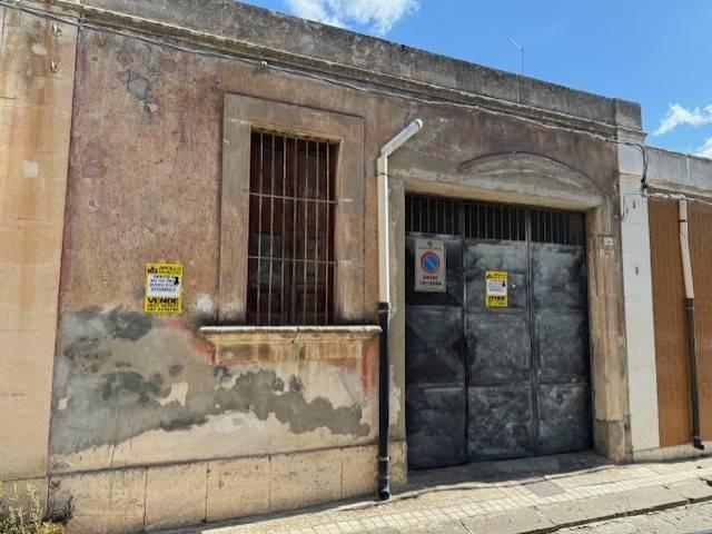 Box in vendita a Floridia, Sicilia