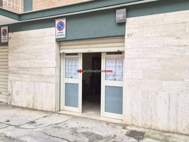 Box in vendita a Rione San Ciro, Puglia