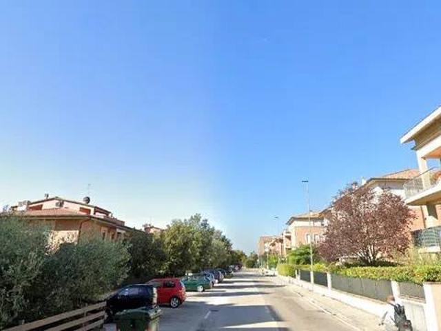 Box in vendita a Foligno, Umbria