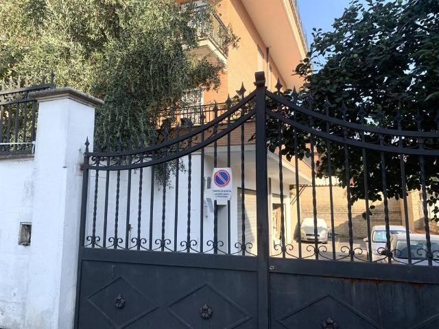 Box in vendita a Tor Lupara, Roma Capitale