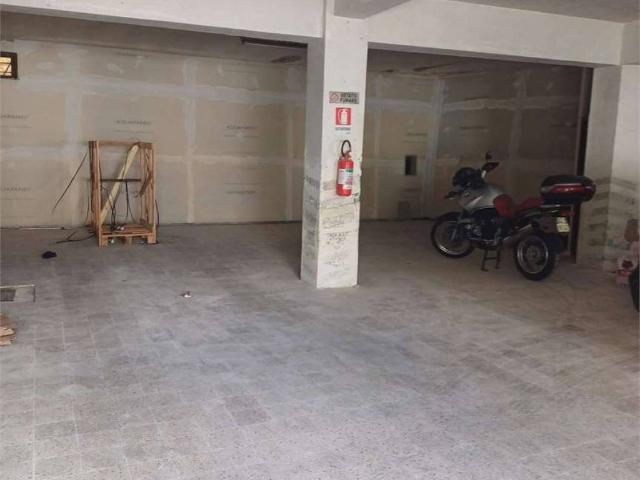 Box in vendita a Formia, Lazio