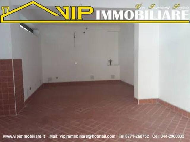 Box in vendita a Formia, Lazio
