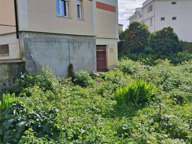 Box in vendita a Formia, Lazio