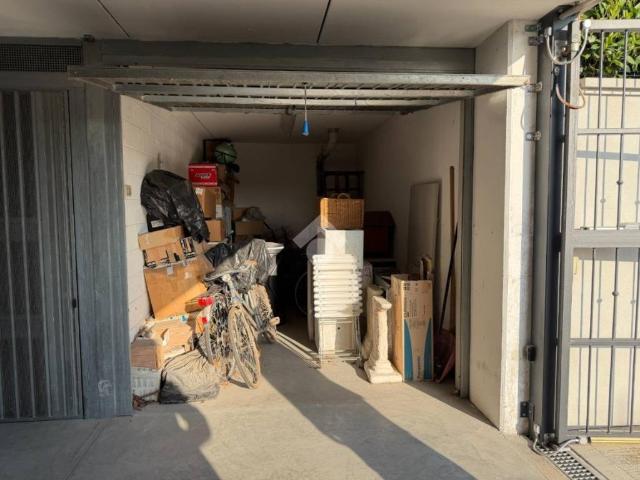 Box in vendita a Unione dei comuni del Distretto Ceramico, Formigine
