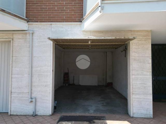 Box in vendita a Fossano, Cuneo