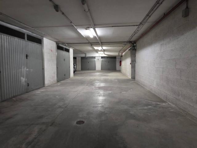 Box in vendita a Frosinone, Lazio