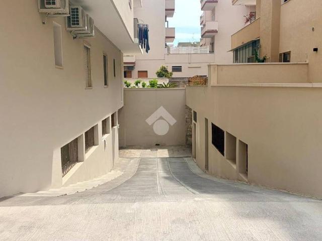 Box in vendita a Puglia, Lecce