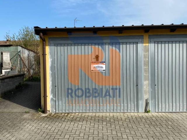 Box in vendita a Garlasco, Lombardia