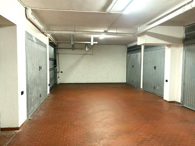 Box in vendita a Garlate, Lombardia