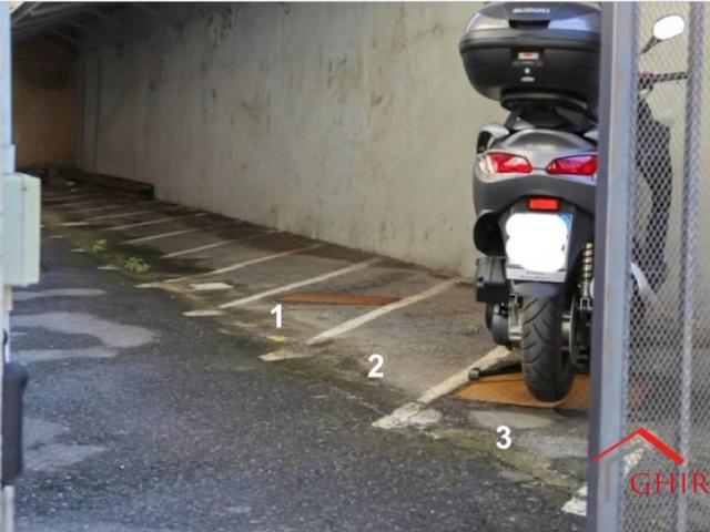 Box in vendita a Medio Ponente, Serra Riccò