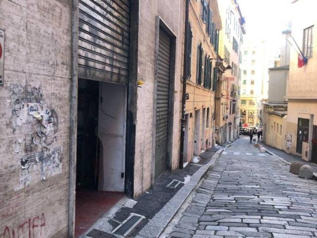 Box in vendita a Centro Est, Serra Riccò