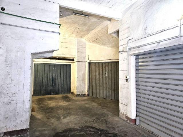 Box in vendita a Ponente, Serra Riccò