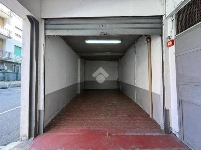 Box in vendita a Medio Ponente, Serra Riccò
